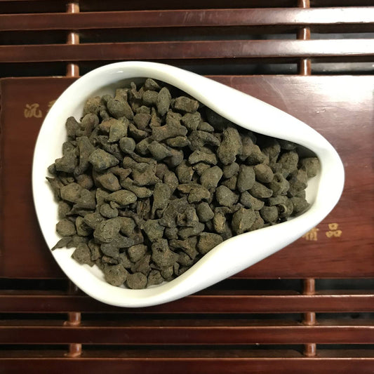 ЖЕНЬШЕНЕВИЙ УЛУН (人參烏龍茶)