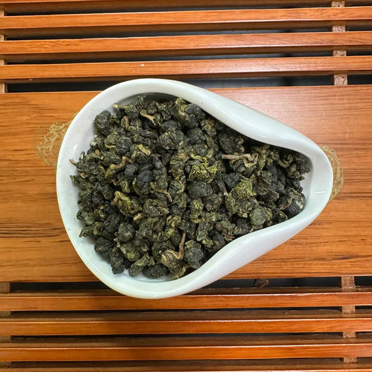 МОЛОЧНИЙ УЛУН ЦЗІНЬ СЮАНЬ (金萱烏龍 / Jīn Xuān Wūlóng / Milk Oolong)