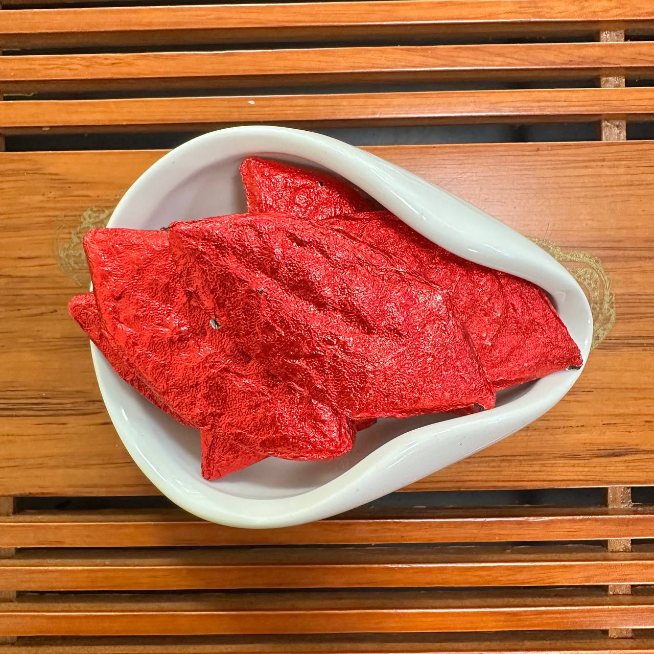 ДА ХУН ПАО - ВЕЛИКИЙ ЧЕРВОНИЙ ХАЛАТ ЛИСТ(大红袍 / Dà Hóng Páo)