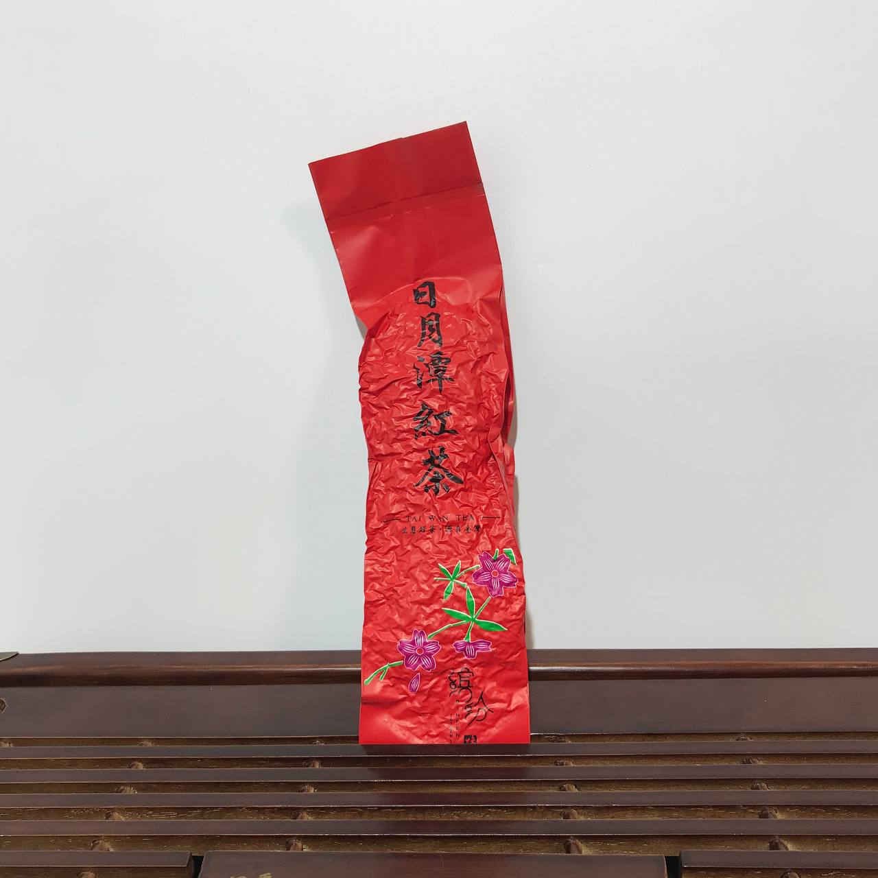 ЖИ ЖИ ХОНГ ЧА (RI YUE TAN HONG CHA)